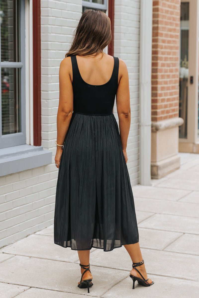 Black Scoop Neck Pleated Tank Midi Dress - Magnolia Boutique
