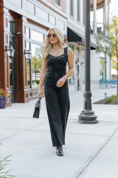 Seamless Lace Trim Tank Top - Black