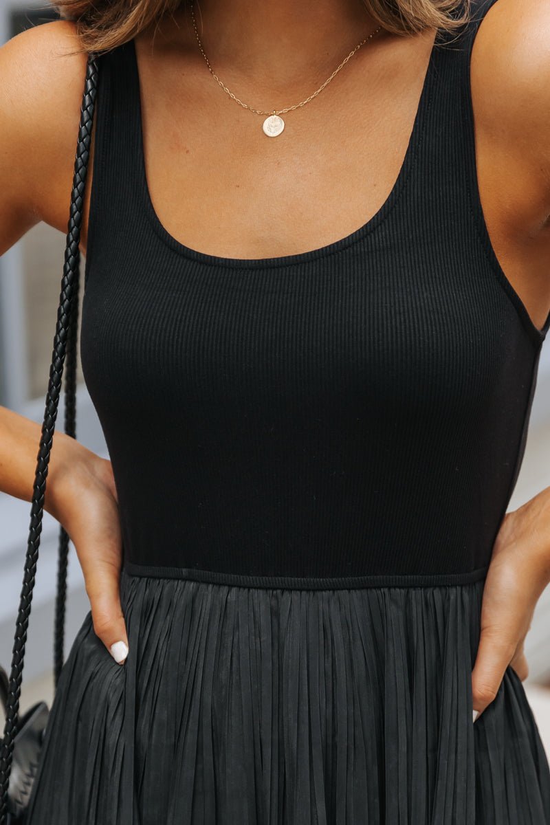 Black Scoop Neck Pleated Tank Midi Dress Outfit – Magnolia Boutique