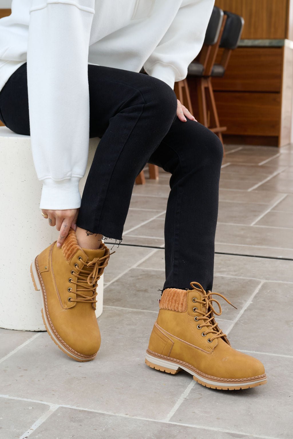 YELLO MAGNOLIA LOOSE FIT LONG BOOTS Yellow magnolia long boots