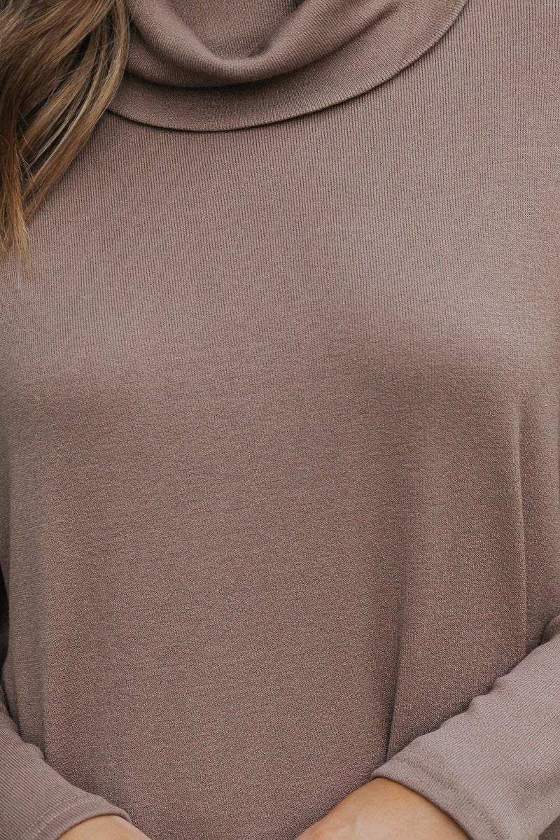 Essential Fall Turtleneck Sweater - Mocha - Magnolia Boutique