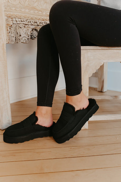 Matisse Stowe Black Lounge Mules - Magnolia Boutique