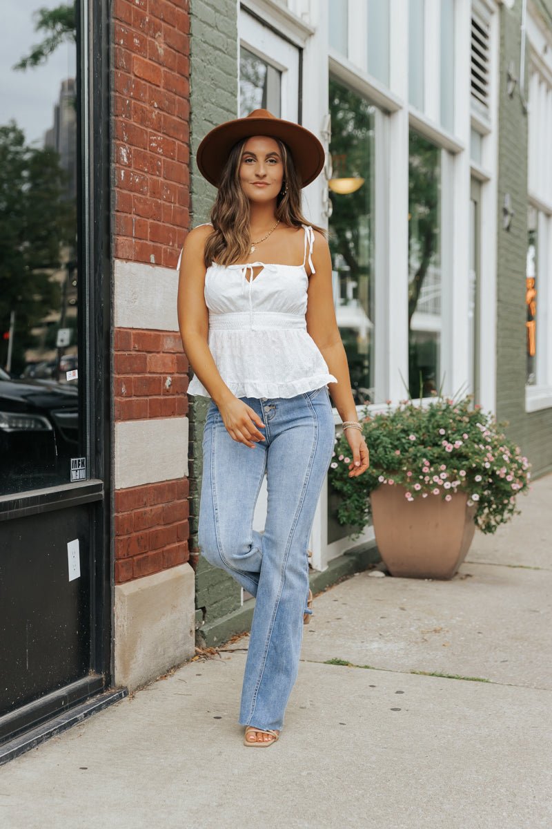 Cami cheapest NYC NWT Ardana Lace Eyelet One Shoulder Ruffle Crop Top White Size M