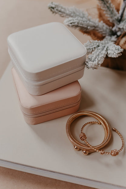 Portable White Leather Jewelry Box - Magnolia Boutique