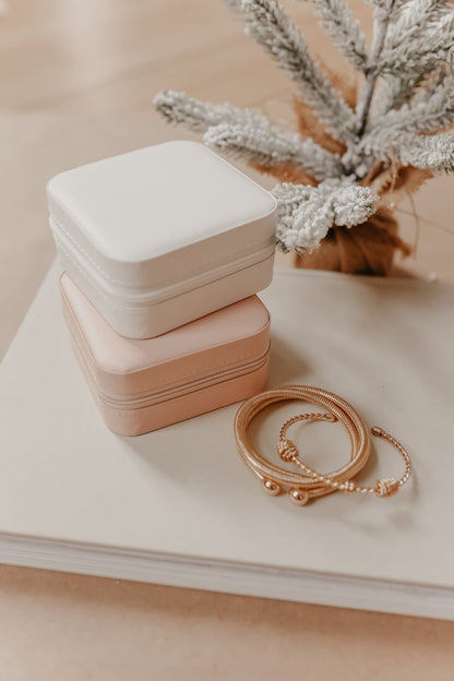 Portable White Leather Jewelry Box - Magnolia Boutique